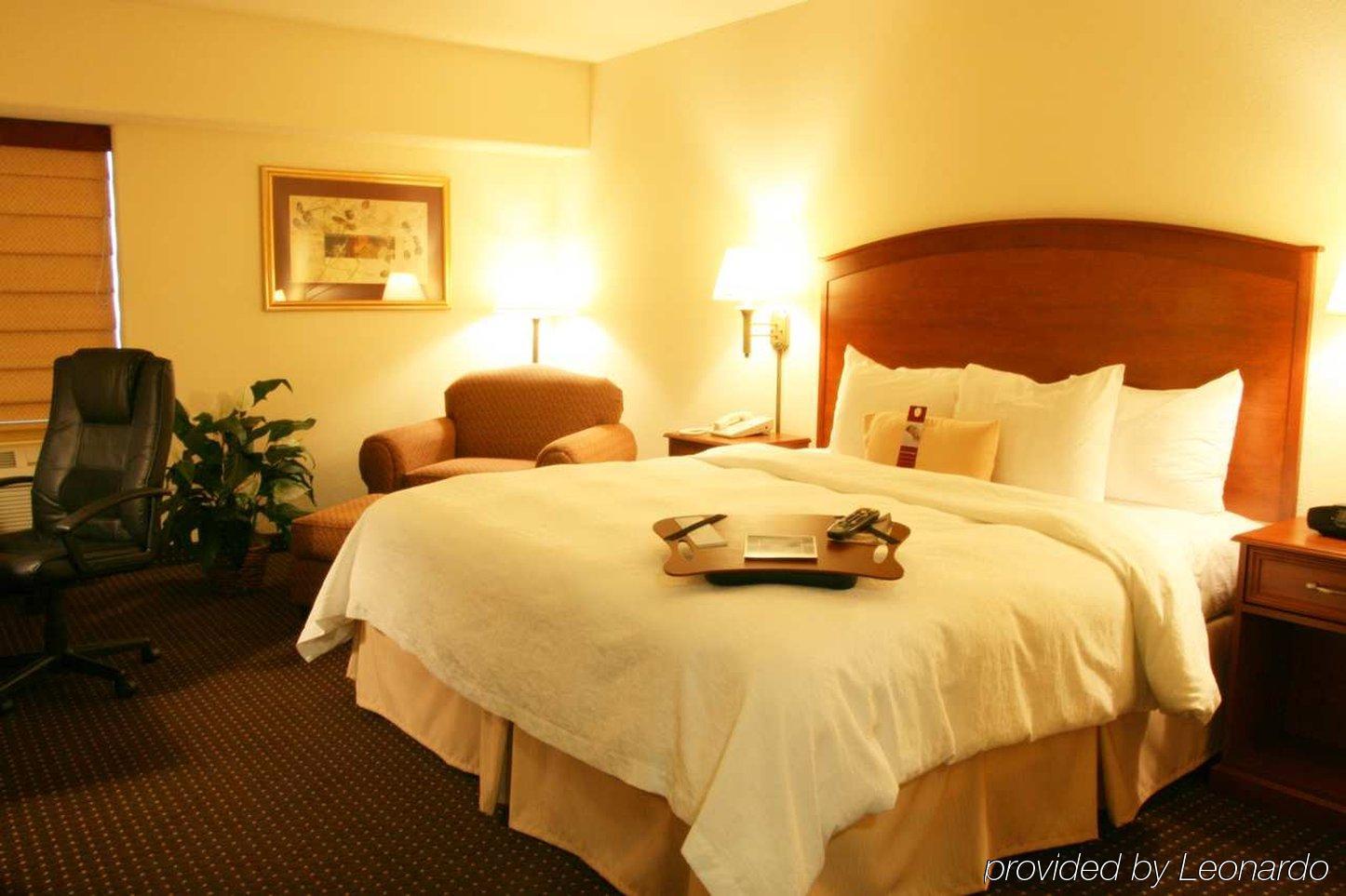 Hampton Inn & Suites Parker Rum bild
